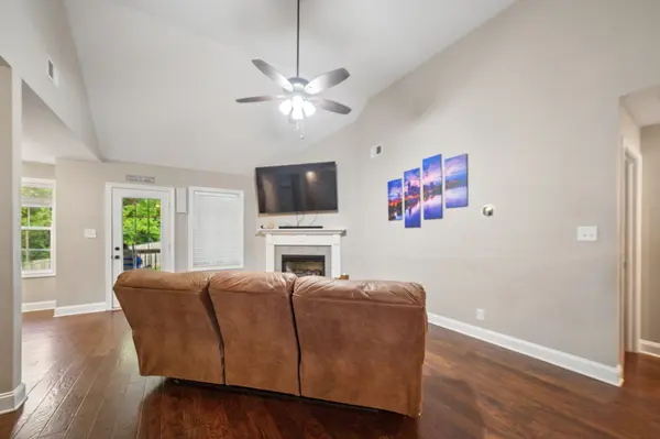 1132 Racker Dr, Clarksville, TN 37043