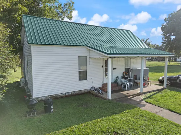 122 Church St, Martin, TN 38237