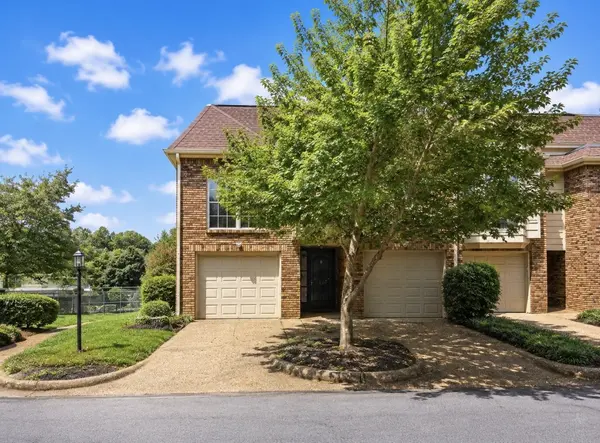 401 Bowling Ave #17, Nashville, TN 37205