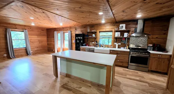 160 Poplar Dr, Buchanan, TN 38222