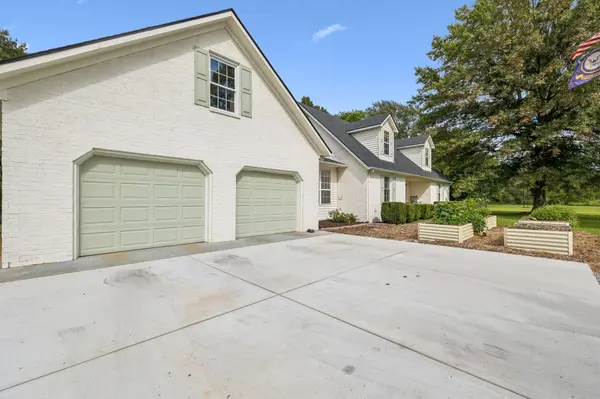 912 River Barfield Rd, Murfreesboro, TN 37128