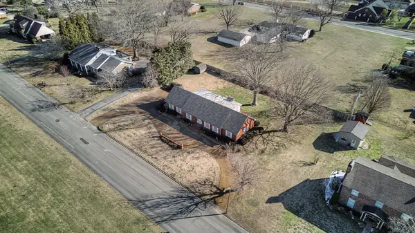 1206 Toben Ter, Lawrenceburg, TN 38464