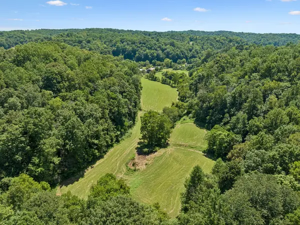 3025 Knob Creek Rd, Columbia, TN 38401