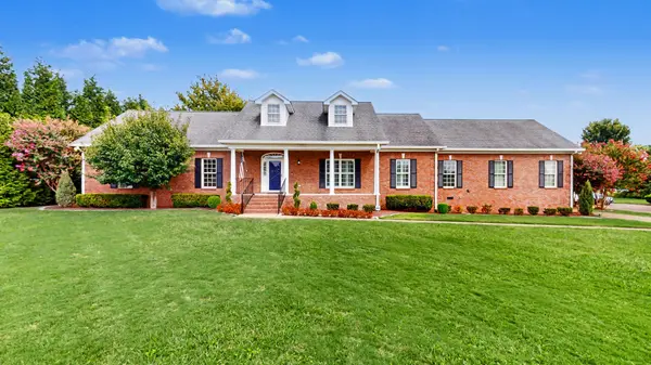 2010 Riverview Dr, Murfreesboro, TN 37129