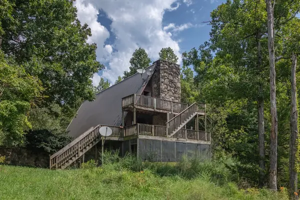 156 Tracy Rd, Hohenwald, TN 38462