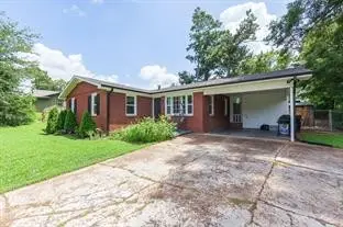 16 Oak Grove Rd, Jackson, TN 38301