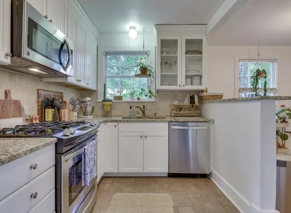 2725 Sharondale Ct, Nashville, TN 37215