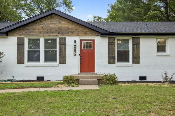 219 Morningside Dr, Clarksville, TN 37042