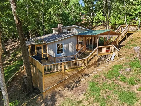 210 Sunset Ct, Spring City, TN 37381
