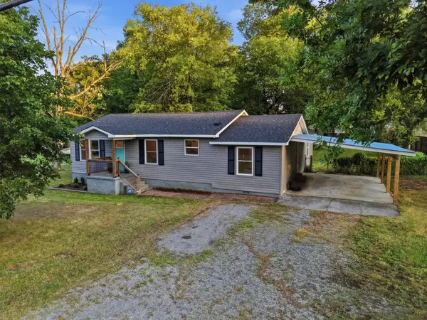 711 W James Avenue, Rossville, GA 30741