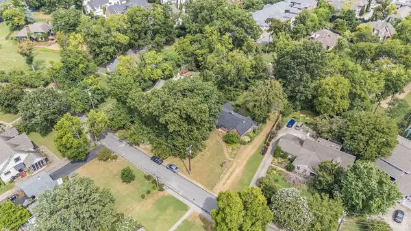 1720 N Observatory Dr, Nashville, TN 37215