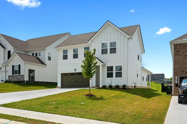 1084 Large Poppy Dr, La Vergne, TN 37086