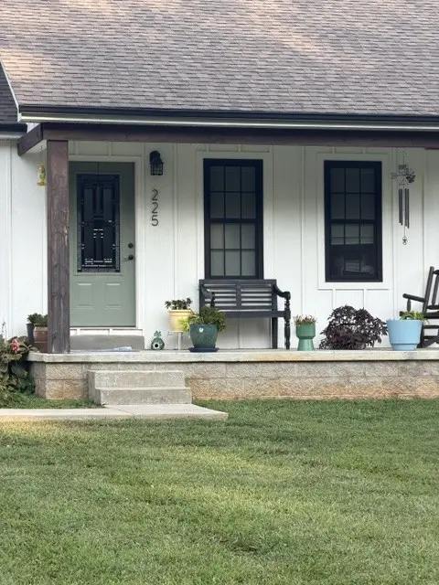 225 Golf Shores Dr, Winchester, TN 37398