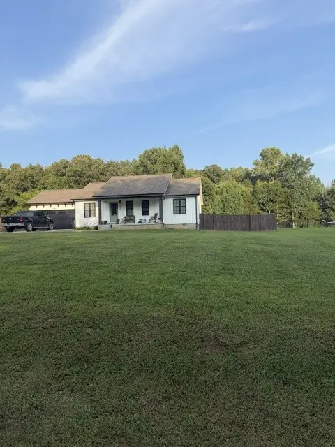 225 Golf Shores Dr, Winchester, TN 37398