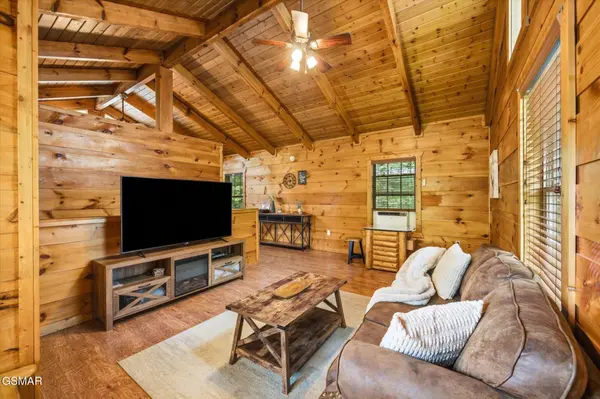 656 Morning Mist Way, Gatlinburg, TN 37738