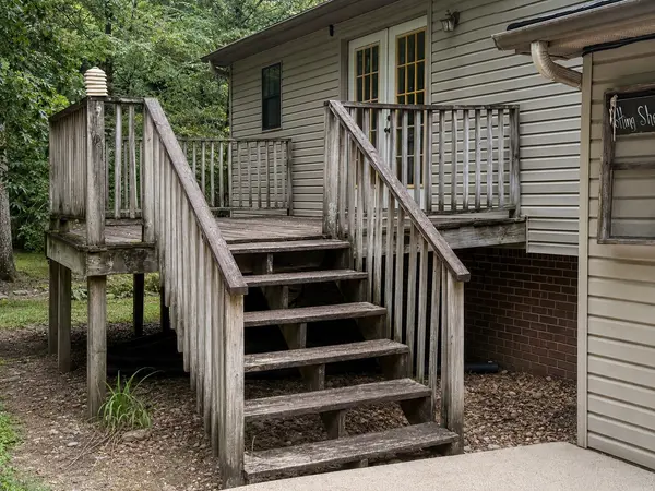 1671 Upper Standing Rock Rd, Dover, TN 37058