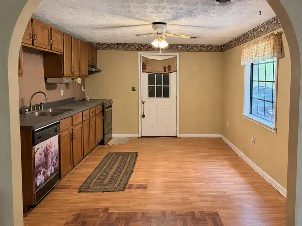 1671 Upper Standing Rock Rd, Dover, TN 37058