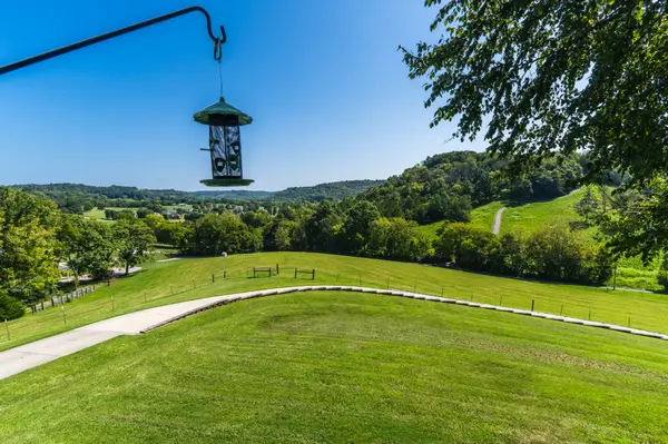 196 General Breckinridge Ln, Beechgrove, TN 37018