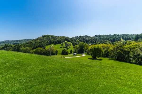 196 General Breckinridge Ln, Beechgrove, TN 37018