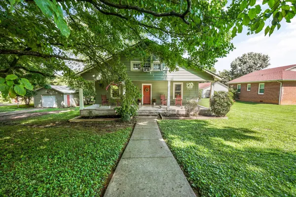 8 W Farrell St, Niota, TN 37826