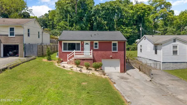 2951 Cecil Ave, Knoxville, TN 37917