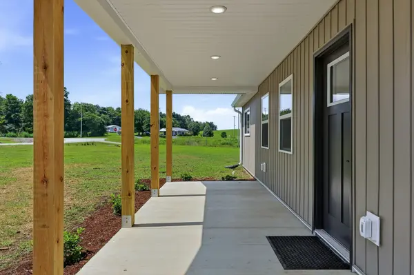 111 Tom Smith LN, Livingston, TN 38570