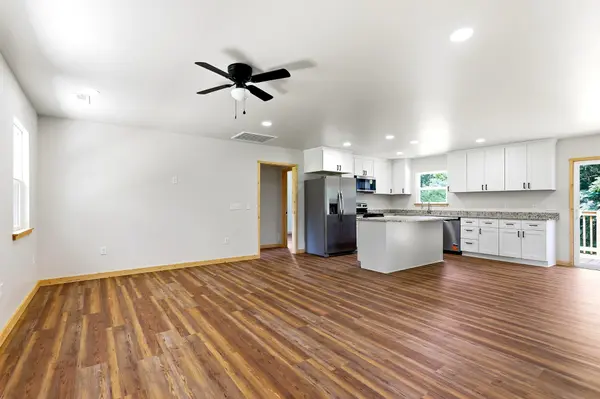 111 Tom Smith LN, Livingston, TN 38570
