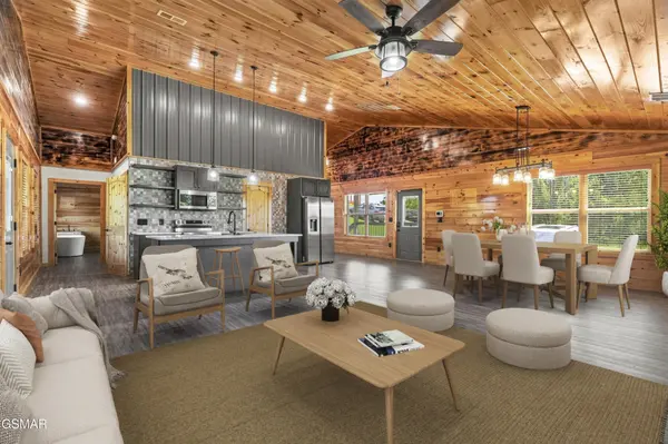 353 Oak Lake Drive Drive, Sevierville, TN 37876