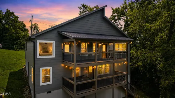 353 Oak Lake Drive Drive, Sevierville, TN 37876
