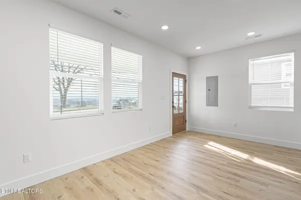 1111 Virginia Ave, Knoxville, TN 37921