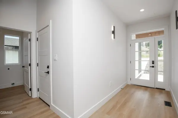 2329 Rock Gardens Drive, Sevierville, TN 37876