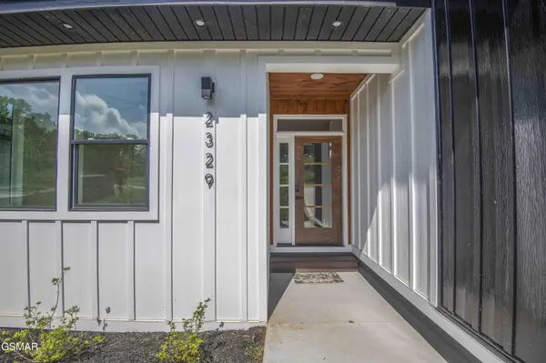 2329 Rock Gardens Drive, Sevierville, TN 37876