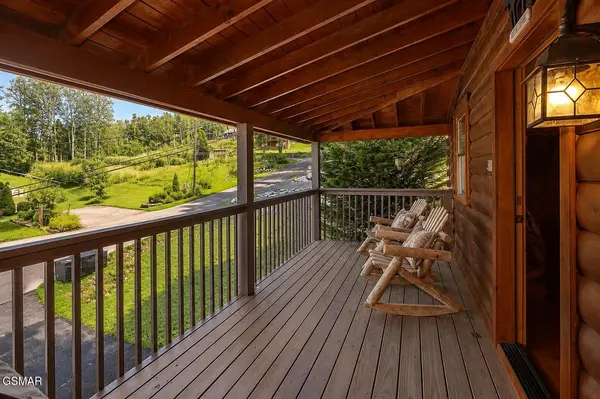 457 Hilltop Road, Gatlinburg, TN 37738