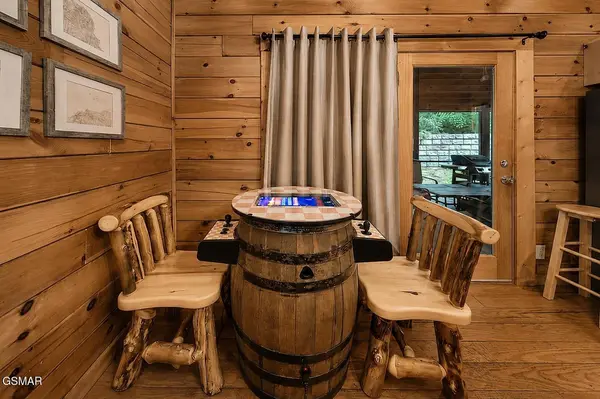 457 Hilltop Road, Gatlinburg, TN 37738