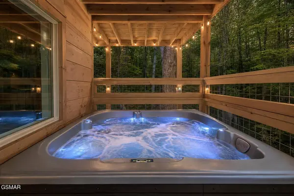 2252 Misty Shadows Drive, Sevierville, TN 37862