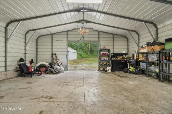 1696 Clouds Rd, New Tazewell, TN 37825