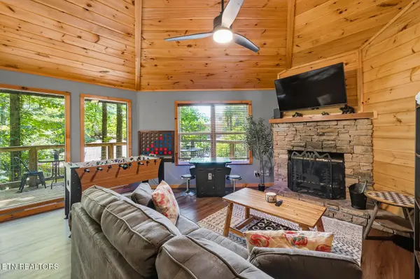 707 Maple Court, Gatlinburg, TN 37738