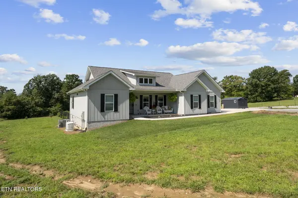 939 Clear Creek Rd, Crossville, TN 38571