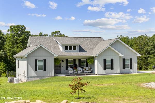 939 Clear Creek Rd, Crossville, TN 38571