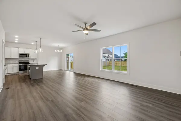 1702 Cabana Dr, Clarksville, TN 37042