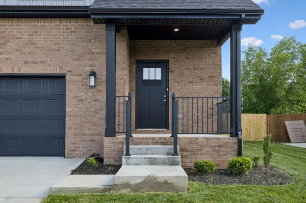 1702 Cabana Dr, Clarksville, TN 37042