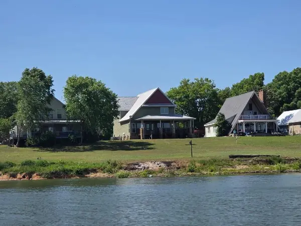1192 Eva Harbor Rd, Eva, TN 38333