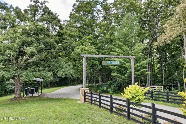 39 Stonecipher Court, Sunbright, TN 37872