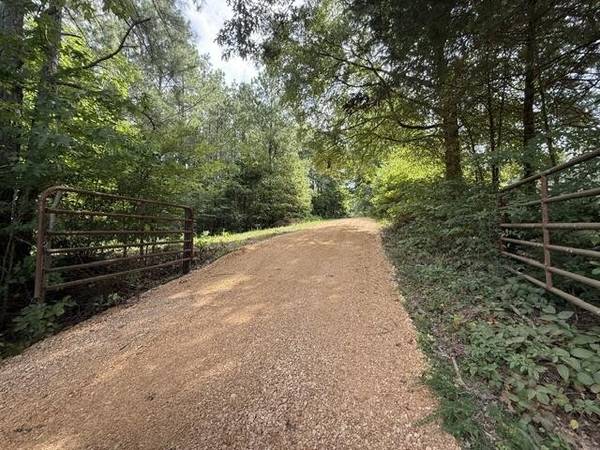 149 Nobles Rd, Paris, TN 38242