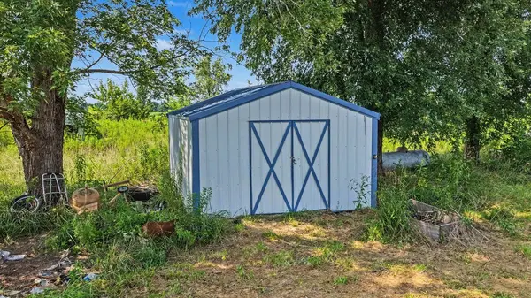 27 Clark School Rd, Clarkson, KY 42726