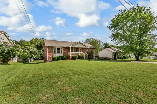 921 Lindsey Dr, Clarksville, TN 37042