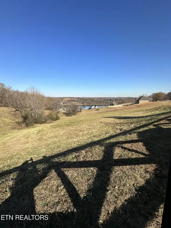 590 River Rd, Loudon, TN 37774