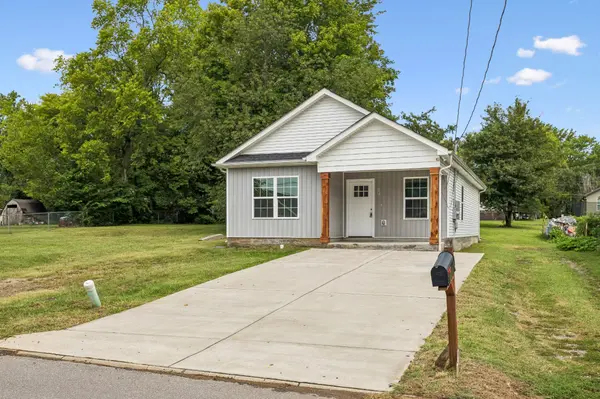 117 21st Ave #W, Springfield, TN 37172