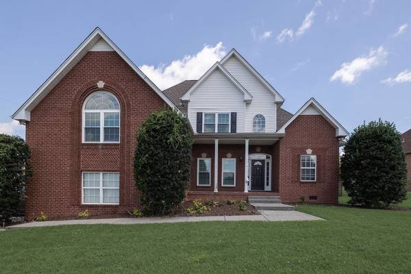 100 Strathmore Ct, Hendersonville, TN 37075