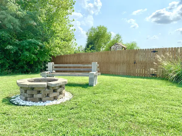 3734 Silver Fox Ct, Clarksville, TN 37040